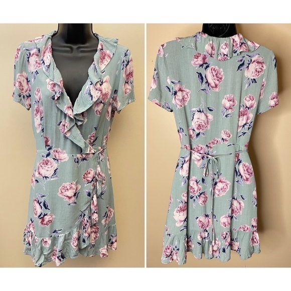 Lulu's Gardenia Floral Print Wrap Dress SIze M - Picture 4 of 16